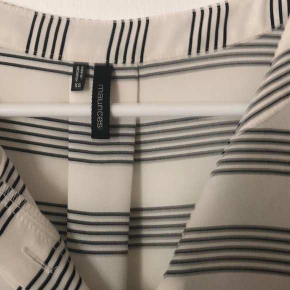 White and black stripped tunic blouse - Picture 3 of 3